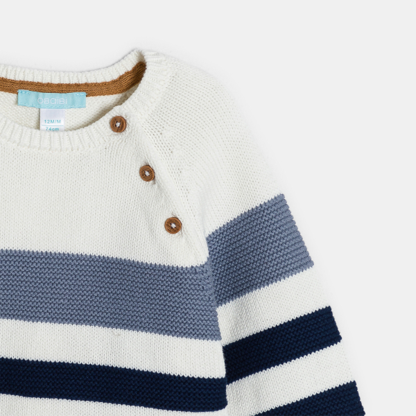 كنزة مُخططة منسوجة بالتريكو، باللون الأزرق للصبيان الصغار.